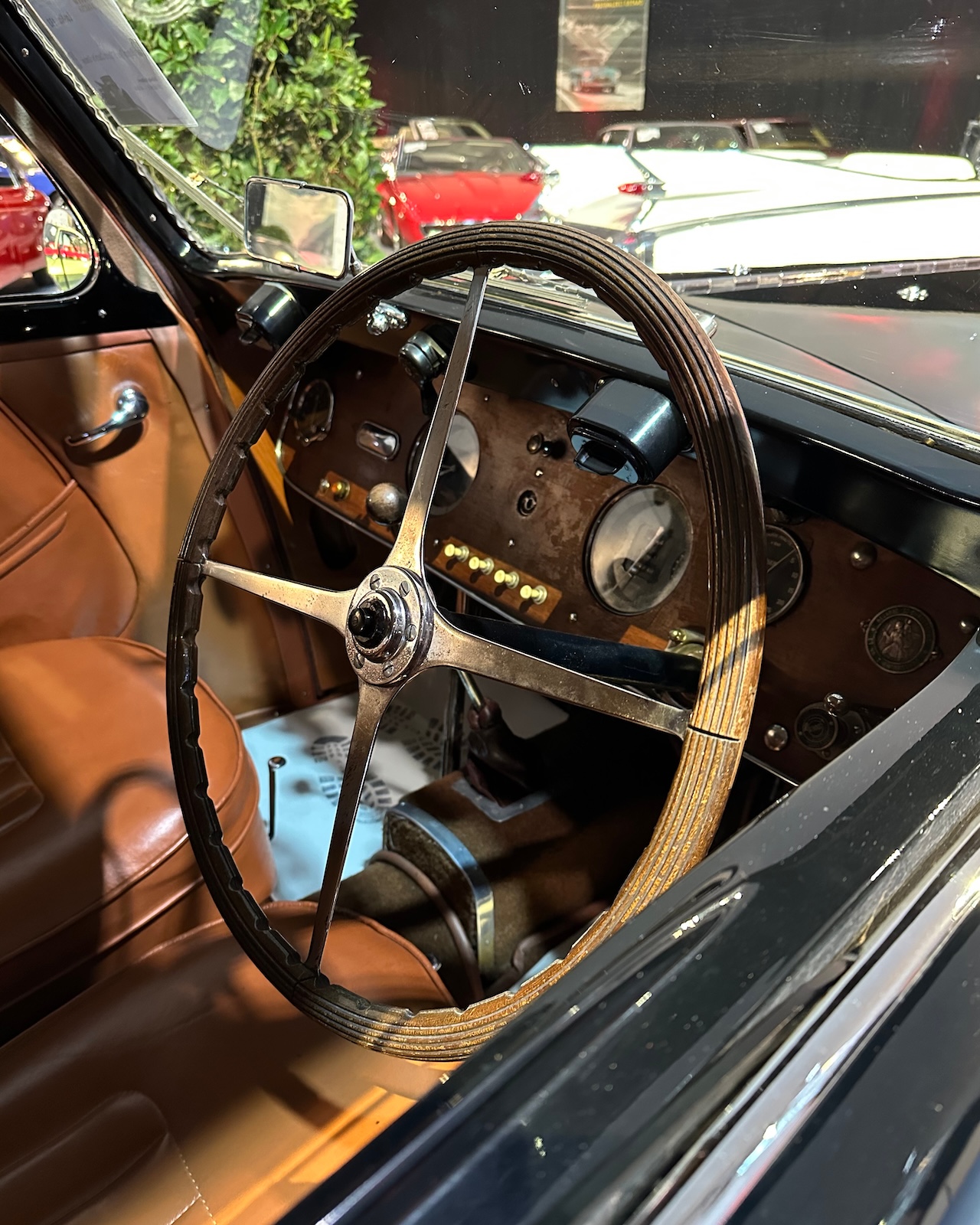 25 Oldtimer Galerie GstaadInsta04