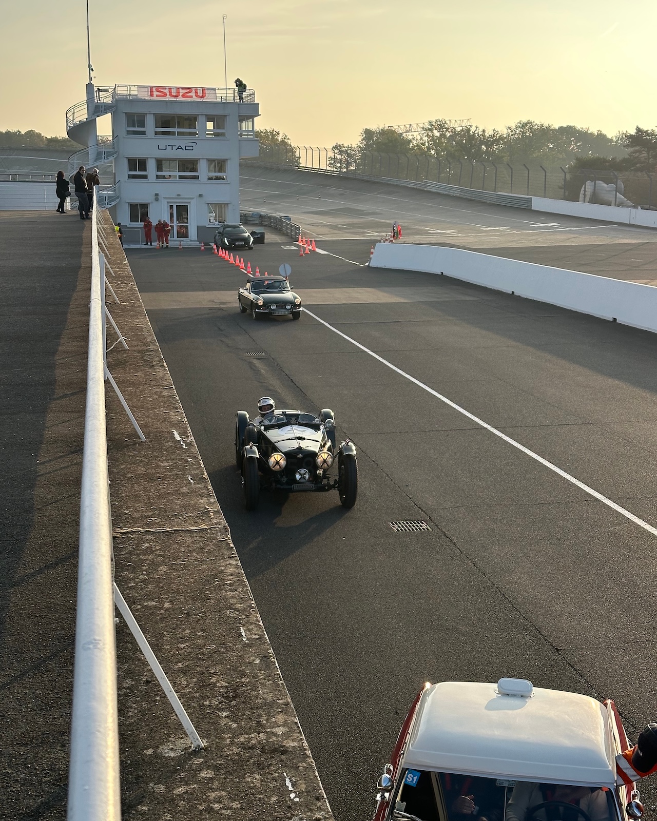 25 Auto LegendeInsta01